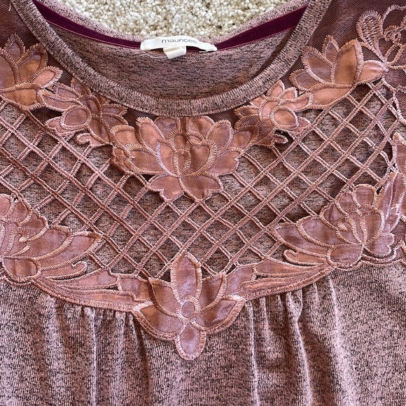 Top - Picture 2 of 2